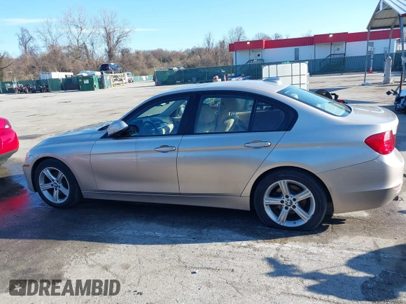 2014 BMW 3 Series 328i xDrive с VIN WBA3B5C56EP541173, выставлен на аукционе IAAI как лот 41865108 с пробегом 122 269 миль миль и . История ставок и продаж доступна на DreamBid. Изображение 14.