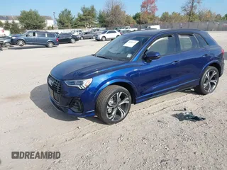2024 Audi Q3 S line Premium Plus z VIN WA1EECF39R1107267, wystawiony jako IAAI lot #40791219 z przebiegiem 26 658 mil mil oraz . Historia ofert i sprzedaży dostępna na DreamBid. Obrazek 2.