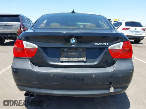 2006 BMW 3 Series 325i z VIN WBAVB13566KX48999, wystawiony jako IAAI lot #42724511 z przebiegiem 325 507 mil mil oraz . Historia ofert i sprzedaży dostępna na DreamBid. Obrazek 16.