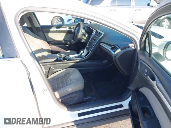 2016 Ford Fusion S with VIN 1FA6P0G79G5112887, listed as a IAAI auction lot 41522790 with 164,747 mi miles. Bid and sale history available at carsss.com. Image 5.