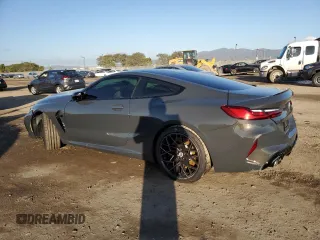 2020 BMW M8 z VIN WBSAE0C06LCD01775, wystawiony jako Copart lot #38028873 z przebiegiem Nie podano mil oraz . Historia ofert i sprzedaży dostępna na DreamBid. Obrazek 2.