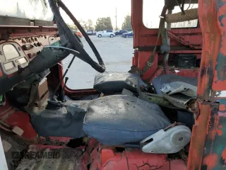 1979 Toyota Land Cruiser z VIN FJ40301186, wystawiony jako Copart lot #81364664 z przebiegiem 9 490 mil mil oraz Czysty tytuł • Clean title. Historia ofert i sprzedaży dostępna na DreamBid. Obrazek 7.