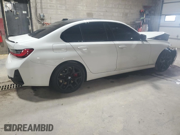 2025 BMW 3 Series 330i xDrive z VIN 3MW89CW08S8F13696, wystawiony jako Copart lot #51581325 z przebiegiem 5 903 mil mil oraz Szkoda całkowita • Salvage title. Historia ofert i sprzedaży dostępna na DreamBid. Obrazek 3.