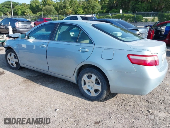 2007 Toyota Camry CE z VIN 4T1BE46K97U714024, wystawiony jako IAAI lot #42416410 z przebiegiem 218 500 mil mil oraz . Historia ofert i sprzedaży dostępna na DreamBid. Obrazek 3.