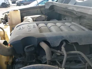 2011 Toyota Tundra с VIN 5TFUY5F10BX165953, выставлен на аукционе IAAI как лот 41533552 с пробегом 300 586 миль миль и . История ставок и продаж доступна на DreamBid. Изображение 18.