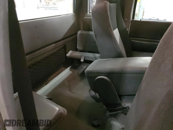 2008 Ford Ranger XL с VIN 1FTYR14DX8PA85198, выставлен на аукционе Copart как лот 63417985 с пробегом 364 966 миль миль и Чистый • Clean title. История ставок и продаж доступна на DreamBid. Изображение 10.