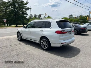 2020 BMW X7 xDrive40i z VIN 5UXCW2C0XL9B92841, wystawiony jako Copart lot #58982025 z przebiegiem 127 416 mil mil oraz Czysty tytuł • Clean title. Historia ofert i sprzedaży dostępna na DreamBid. Obrazek 3.
