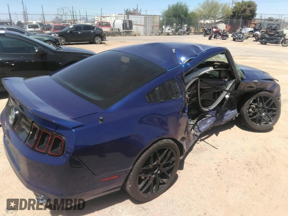 2014 Ford Mustang V6 z VIN 1ZVBP8AM9E5326813, wystawiony jako IAAI lot #31219468 z przebiegiem Nie podano mil oraz . Historia ofert i sprzedaży dostępna na DreamBid. Obrazek 4.