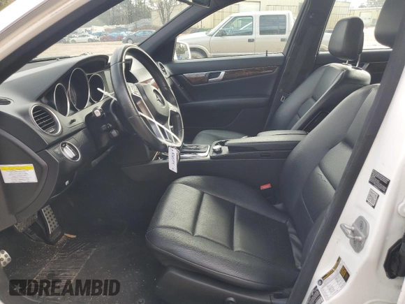 2014 Mercedes-Benz C 250 Sport z VIN WDDGF4HB7EG248082, wystawiony jako Copart lot #47351935 z przebiegiem 147 055 mil mil oraz Szkoda całkowita • Salvage title. Historia ofert i sprzedaży dostępna na DreamBid. Obrazek 7.