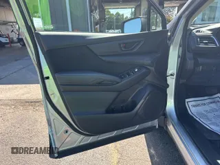 2023 Subaru Ascent Premium z VIN 4S4WMAAD2P3401303, wystawiony jako IAAI lot #42836533 z przebiegiem 30 589 mil mil oraz . Historia ofert i sprzedaży dostępna na DreamBid. Obrazek 4.