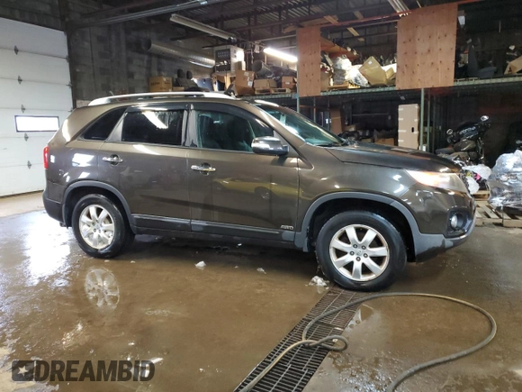 2012 Kia Sorento LX with VIN 5XYKTDA26CG213346, listed as a Copart auction lot 82377944 with 161,266 mi miles and Clean Title. Bid and sale history available at carsss.com. Image 4.