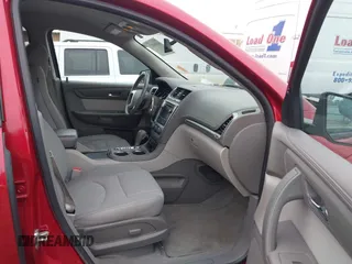 2014 GMC Acadia SLE with VIN 1GKKVPKD9EJ176019, listed as a IAAI auction lot 41564121 with 110,974 mi miles and . Bid and sale history available at carsss.com. Image 5.