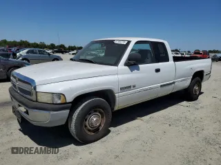 2001 Dodge 2500 z VIN 3B7KC23Z01G758102, wystawiony jako Copart lot #61303775 z przebiegiem 164 067 mil mil oraz Czysty tytuł • Clean title. Historia ofert i sprzedaży dostępna na DreamBid. Obrazek 1.
