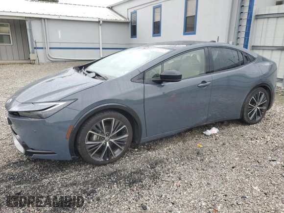 2023 Toyota Prius LE z VIN JTDACAAU1P3003548, wystawiony jako Copart lot #55927825 z przebiegiem 42 880 mil mil oraz Szkoda całkowita • Salvage title. Historia ofert i sprzedaży dostępna na DreamBid. Obrazek 1.