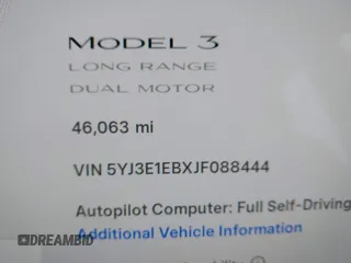 2018 Tesla Model 3 Long Range Battery z VIN 5YJ3E1EBXJF088444, wystawiony jako IAAI lot #42072860 z przebiegiem 46 063 mil mil oraz . Historia ofert i sprzedaży dostępna na DreamBid. Obrazek 7.