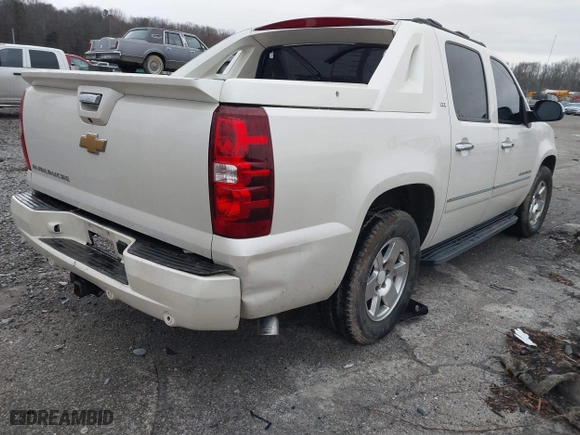 2012 Chevrolet Avalanche LTZ with VIN 3GNMCGE03CG254318, listed as a IAAI auction lot 41538283 with 291,833 mi miles. Bid and sale history available at carsss.com. Image 4.