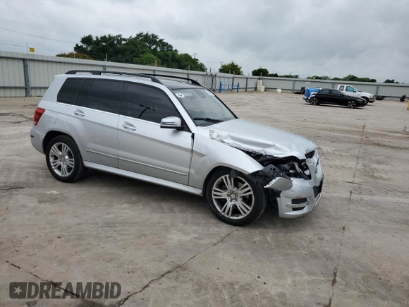 2015 Mercedes-Benz GLK 350 z VIN WDCGG5HB5FG409084, wystawiony jako Copart lot #54849475 z przebiegiem 54 729 mil mil oraz Szkoda całkowita • Salvage title. Historia ofert i sprzedaży dostępna na DreamBid. Obrazek 4.