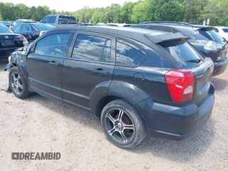 2008 Dodge Caliber SE z VIN 1B3HB28BX8D674547, wystawiony jako IAAI lot #42140339 z przebiegiem 236 666 mil mil oraz . Historia ofert i sprzedaży dostępna na DreamBid. Obrazek 3.