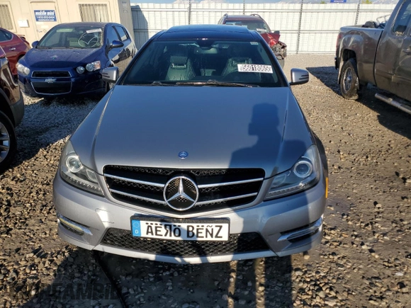 2015 Mercedes-Benz C 250 z VIN WDDGJ4HB5FG373601, wystawiony jako Copart lot #56018065 z przebiegiem 104 753 mil mil oraz Czysty tytuł • Clean title. Historia ofert i sprzedaży dostępna na DreamBid. Obrazek 5.