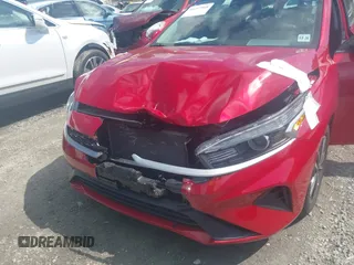 2024 Kia Forte LXS z VIN 3KPF24AD4RE746100, wystawiony jako IAAI lot #42257968 z przebiegiem 34 015 mil mil oraz . Historia ofert i sprzedaży dostępna na DreamBid. Obrazek 6.