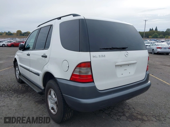 1998 Mercedes-Benz M-Class with VIN 4JGAB54E0WA005344, listed as a IAAI auction lot 37837508 with 159,933 mi miles. Bid and sale history available at carsss.com. Image 3.