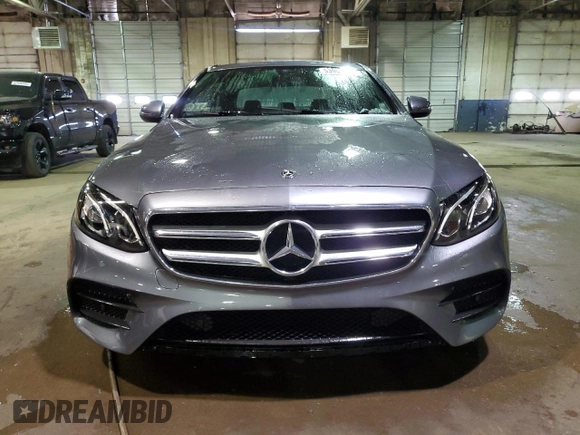 2018 Mercedes-Benz E 300 z VIN WDDZF4KB8JA313472, wystawiony jako Copart lot #53959155 z przebiegiem Nie podano mil oraz Czysty tytuł • Clean title. Historia ofert i sprzedaży dostępna na DreamBid. Obrazek 5.