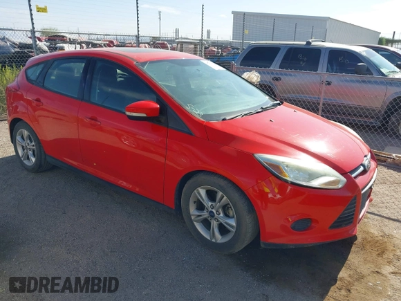2014 Ford Focus SE z VIN 1FADP3K27EL260436, wystawiony jako IAAI lot #42328945 z przebiegiem 117 022 mil mil oraz . Historia ofert i sprzedaży dostępna na DreamBid. Obrazek 1.