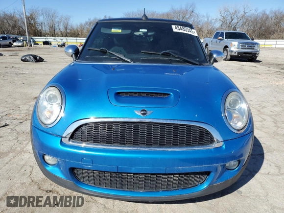 2010 MINI Convertible S с VIN WMWMS3C51ATZ85359, выставлен на аукционе Copart как лот 48480345 с пробегом 95 245 миль миль и Чистый • Clean title. История ставок и продаж доступна на DreamBid. Изображение 5.