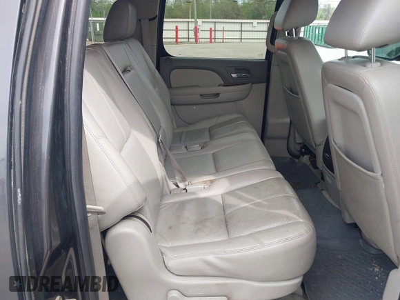 2011 Chevrolet Suburban LT with VIN 1GNSCJE03BR255374, listed as a IAAI auction lot 41909327 with 279,698 mi miles. Bid and sale history available at carsss.com. Image 8.