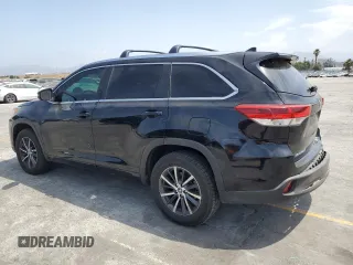 2018 Toyota Highlander SE with VIN 5TDKZRFH1JS537037, listed as a Copart auction lot 61818155 with 92,927 mi miles and Salvage title. Bid and sale history available at DreamBid. Image 2.