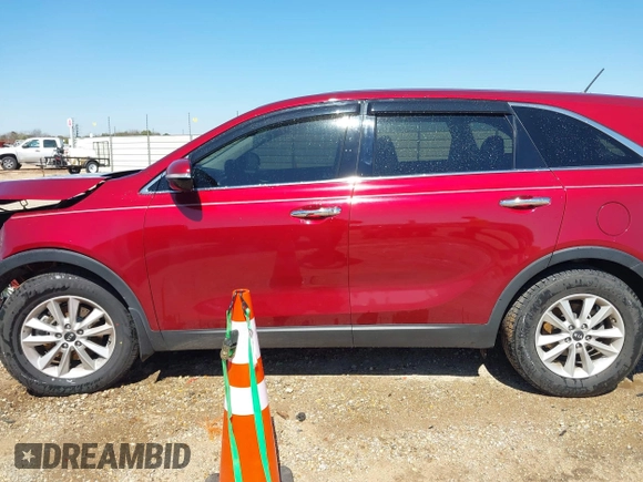2020 Kia Sorento LX with VIN 5XYPG4A31LG684906, listed as a IAAI auction lot 41760413 with 100,486 mi miles. Bid and sale history available at carsss.com. Image 14.