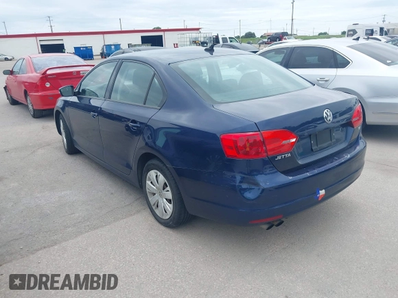 2014 Volkswagen Jetta SE z VIN 3VWD17AJ0EM402858, wystawiony jako IAAI lot #42663051 z przebiegiem 138 606 mil mil oraz . Historia ofert i sprzedaży dostępna na DreamBid. Obrazek 3.