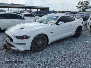 2020 Ford Mustang GT z VIN 1FA6P8CF0L5171932, wystawiony jako Copart lot #61632645 z przebiegiem Nie podano mil oraz Nie do naprawy • Non repairable. Historia ofert i sprzedaży dostępna na DreamBid. Obrazek 1.