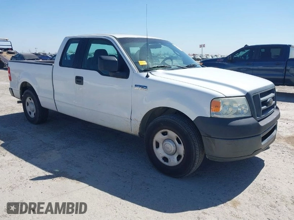 2006 Ford F-150 XLT with VIN 1FTPX12546KB82050, listed as a IAAI auction lot 41840625 with 192,997 mi miles. Bid and sale history available at carsss.com. Image 1.