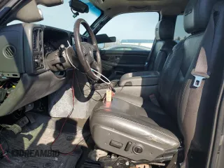 2006 Chevrolet Silverado SS z VIN 2GCEC19N561178209, wystawiony jako Copart lot #44487665 z przebiegiem 155 319 mil mil oraz Szkody całkowita. Historia ofert i sprzedaży dostępna na DreamBid. Obrazek 7.