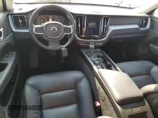 2020 Volvo XC60 Momentum z VIN YV4102RK0L1416470, wystawiony jako Copart lot #60499925 z przebiegiem 38 655 mil mil oraz Szkoda całkowita • Salvage title. Historia ofert i sprzedaży dostępna na DreamBid. Obrazek 8.