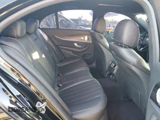 2022 Mercedes-Benz E 350 z VIN W1KZF8DB0NB085097, wystawiony jako Copart lot #46523145 z przebiegiem 65 247 mil mil oraz Szkoda całkowita • Salvage title. Historia ofert i sprzedaży dostępna na DreamBid. Obrazek 11.