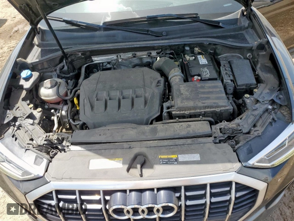 2020 Audi Q3 S line Prestige with VIN WA1FECF33L1043433, listed as a Copart auction lot 61084885 with 58,607 mi miles and Salvage title. Bid and sale history available at DreamBid. Image 11.
