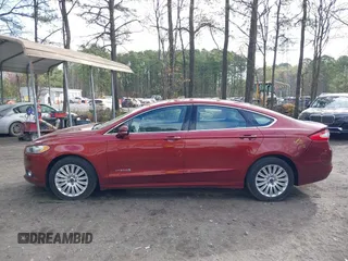 2014 Ford Fusion SE Hybrid with VIN 3FA6P0LU3ER301220, listed as a IAAI auction lot 41900873 with 251,303 mi miles. Bid and sale history available at carsss.com. Image 14.