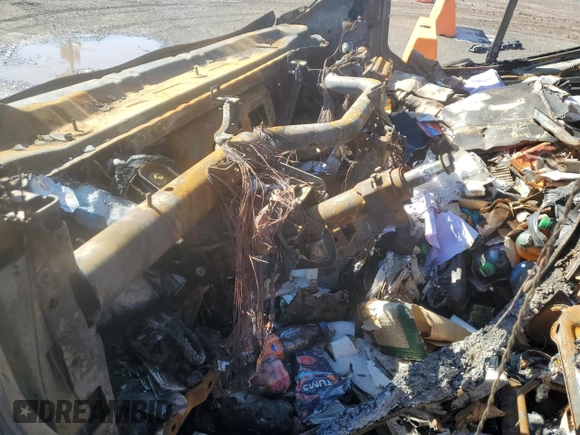 2016 Ford Transit Cargo z VIN 1FTYR2ZM7GKA32341, wystawiony jako Copart lot #45100535 z przebiegiem Nie podano mil oraz Szkoda całkowita • Salvage title. Historia ofert i sprzedaży dostępna na DreamBid. Obrazek 8.