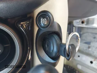 2007 MINI Hardtop with VIN WMWMF33587TU60750, listed as a IAAI auction lot 40640995 with Not Provided miles and . Bid and sale history available at DreamBid. Image 11.