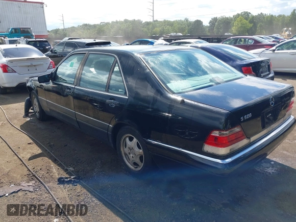 1998 Mercedes-Benz S-Class with VIN WDBGA33G4WA391919, listed as a IAAI auction lot 40139391 with 99,744 mi miles. Bid and sale history available at carsss.com. Image 3.