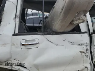 2001 Isuzu Trooper S z VIN JACDJ58X817J18687, wystawiony jako Copart lot #45499675 z przebiegiem Nie podano mil oraz Szkoda całkowita • Salvage title. Historia ofert i sprzedaży dostępna na DreamBid. Obrazek 10.