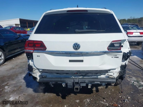 2019 Volkswagen Atlas 3.6L V6 SE w/Technology R-Line with VIN 1V2XR2CA5KC592564, listed as a IAAI auction lot 41370143 with 133,896 mi miles. Bid and sale history available at carsss.com. Image 6.