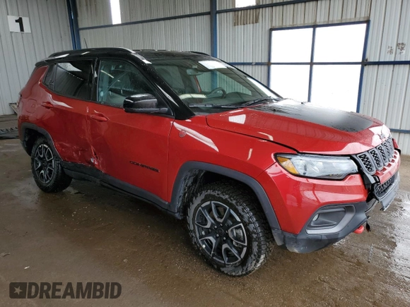 2025 Jeep Compass Trailhawk with VIN 3C4NJDDNXST550943, listed as a Copart auction lot 58935895 with 5,059 mi miles and Salvage title. Bid and sale history available at DreamBid. Image 4.