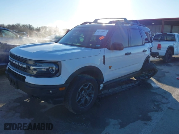 2022 Ford Bronco Sport Badlands z VIN 3FMCR9D93NRE10343, wystawiony jako IAAI lot #41446985 z przebiegiem 37 955 mil mil oraz . Historia ofert i sprzedaży dostępna na DreamBid. Obrazek 18.