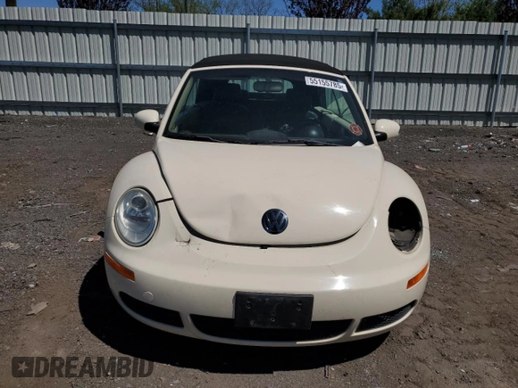 2006 Volkswagen Beetle z VIN 3VWPG31Y96M318878, wystawiony jako Copart lot #55155785 z przebiegiem 76 606 mil mil oraz Szkoda całkowita • Salvage title. Historia ofert i sprzedaży dostępna na DreamBid. Obrazek 5.