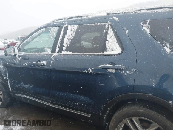 2017 Ford Explorer XLT with VIN 1FM5K8D83HGB38659, listed as a IAAI auction lot 40937342 with 56,642 mi miles and . Bid and sale history available at DreamBid. Image 14.