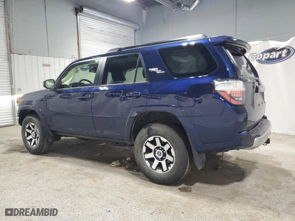 2024 Toyota 4Runner TRD Off Road with VIN JTEPU5JR9R6284229, listed as a Copart auction lot 50779925 with 34,339 mi miles and Clean Title. Bid and sale history available at carsss.com. Image 2.