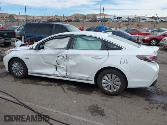 2016 Hyundai Sonata SE with VIN KMHE24L15GA037265, listed as a IAAI auction lot 40752675 with Not Provided miles and . Bid and sale history available at DreamBid. Image 13.